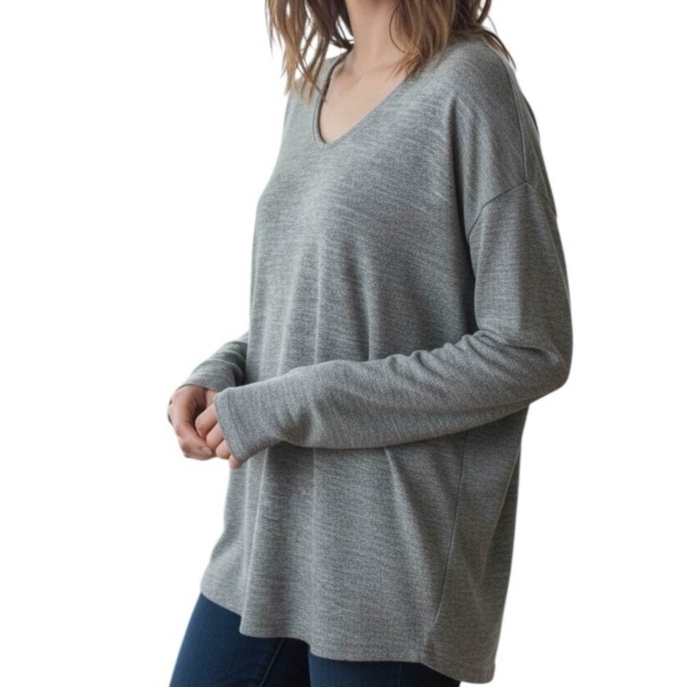 Tickled Teal Medium Gray Vneck Long Sleeve Casual Shirt